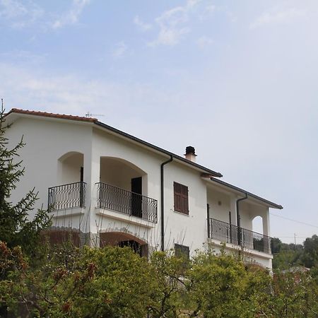 דירות אימפריה House In Caramagna חדר תמונה