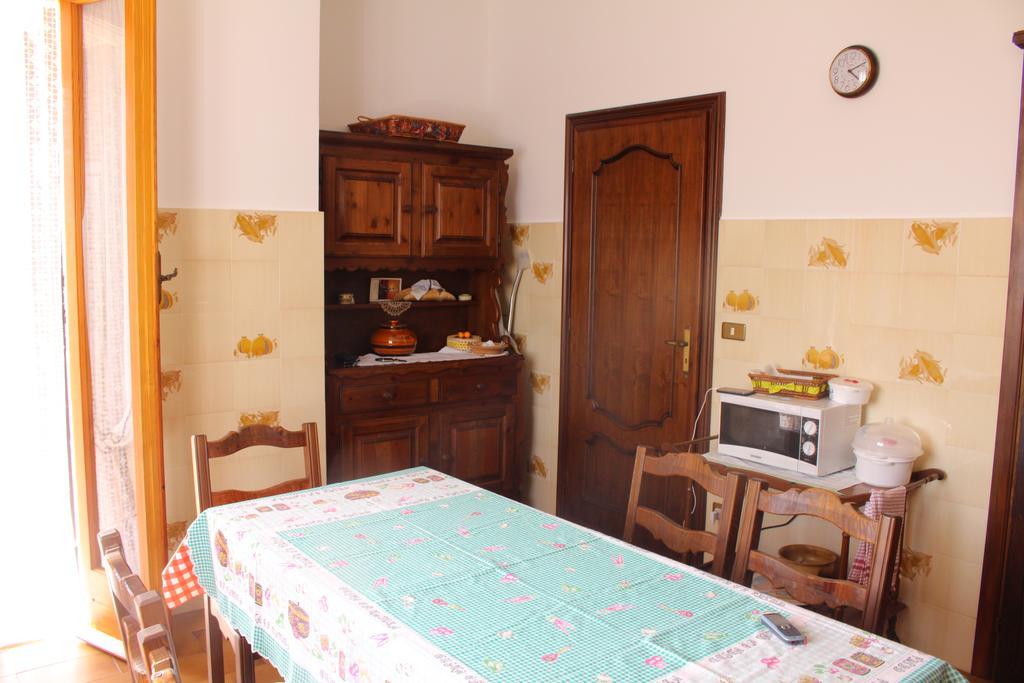 דירות אימפריה House In Caramagna חדר תמונה