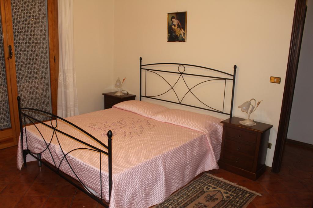 דירות אימפריה House In Caramagna חדר תמונה