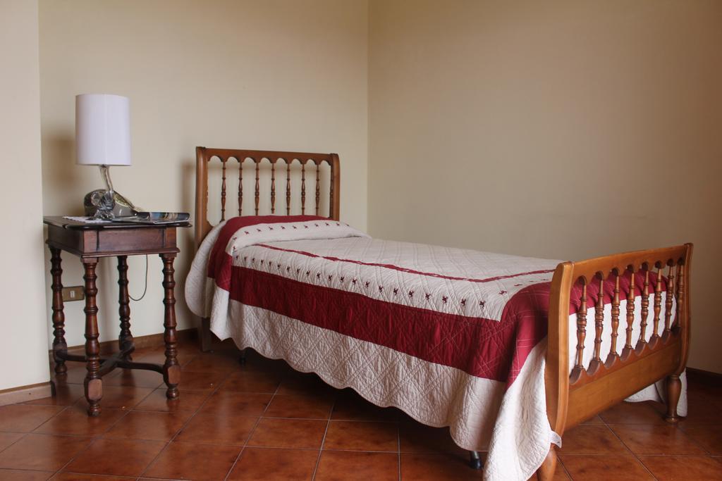 דירות אימפריה House In Caramagna חדר תמונה